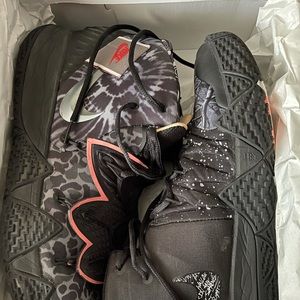 Nike Kyrie KyBrid S2 Men’s basketball shoe